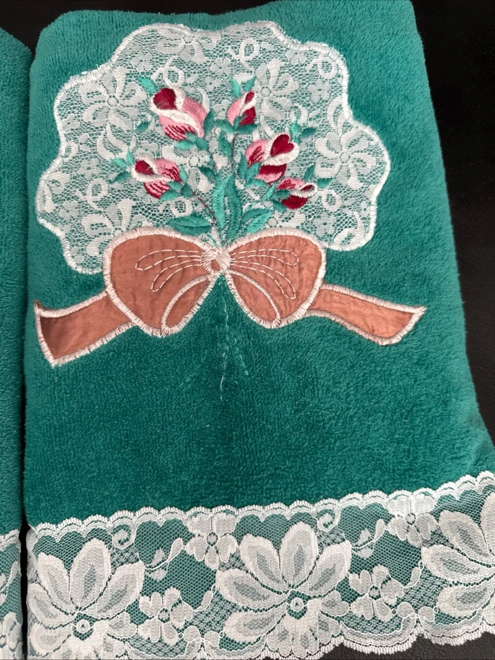 Vintage JCPenney Teal Green Lace Embroidered Floral Towel Set 2pc Made in USA